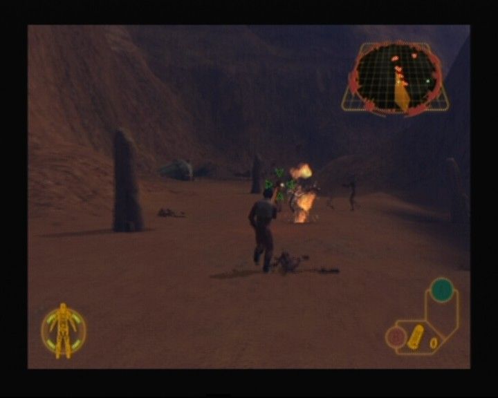Star Wars: Rogue Squadron III - Rebel Strike (GameCube) screenshot: Luke is running through the hordes of imperial droids while trying to protect R5
