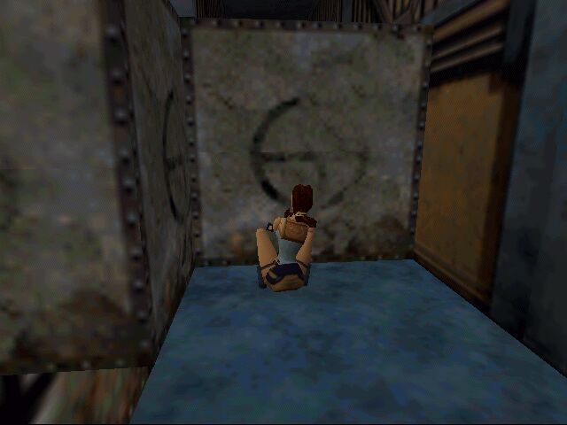 Tomb Raider II (Windows) screenshot: pulling blocks is a cinch.. even if they're taller than herself..