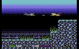 Sly Spy: Secret Agent (Commodore 64) screenshot: Underwater level
