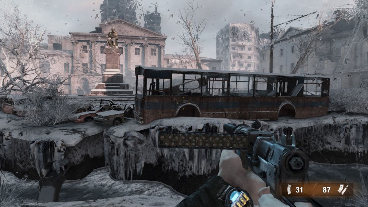 Metro 2033: Redux (PlayStation 4) screenshot: The remains of once thriving and bustling city