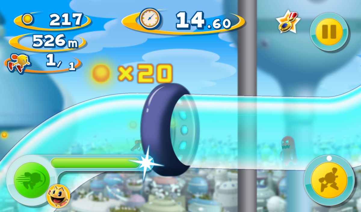 Pac-Man Dash! (Android) screenshot: Moving through a tube.