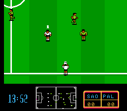 Futebol (NES) screenshot: Trow-in for São Paulo.