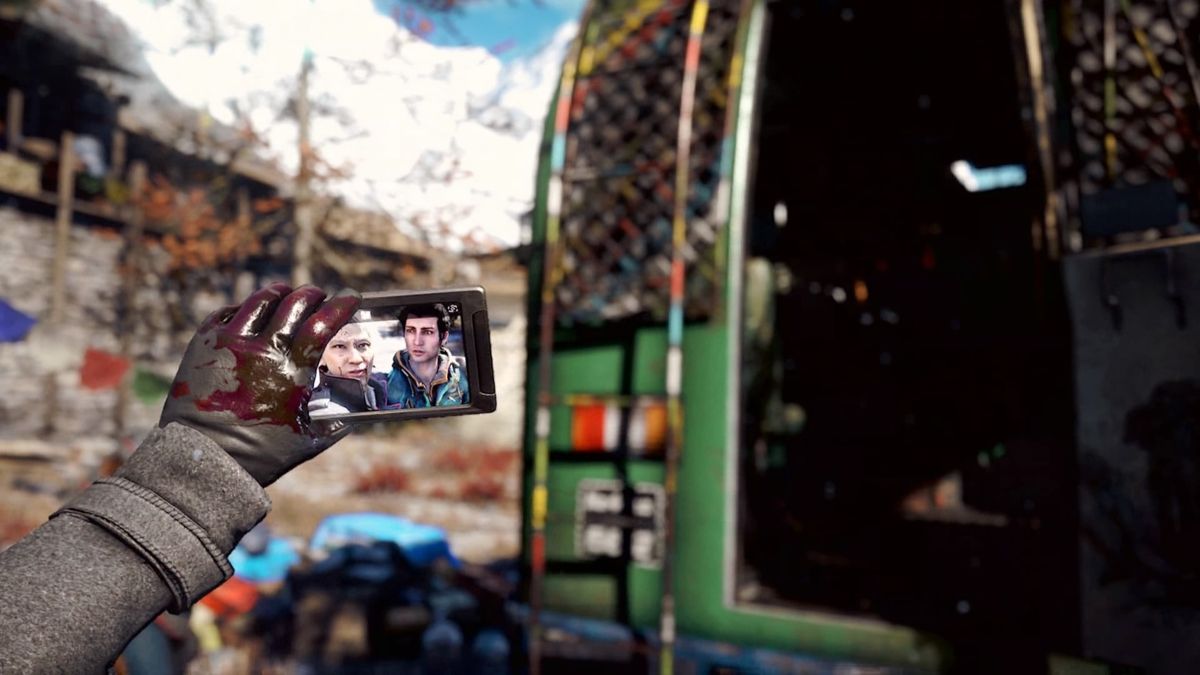 Far Cry 4 (PlayStation 4) screenshot: Taking a photo with the local tyrant
