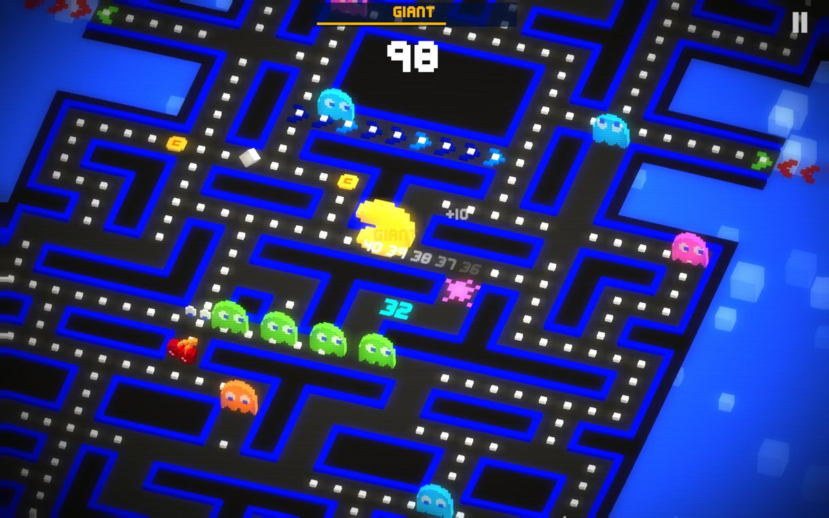 Pac-Man 256 (Android) screenshot: This power-up turns Pac-Man into a giant and he can eat ghosts without needing a power pellet.