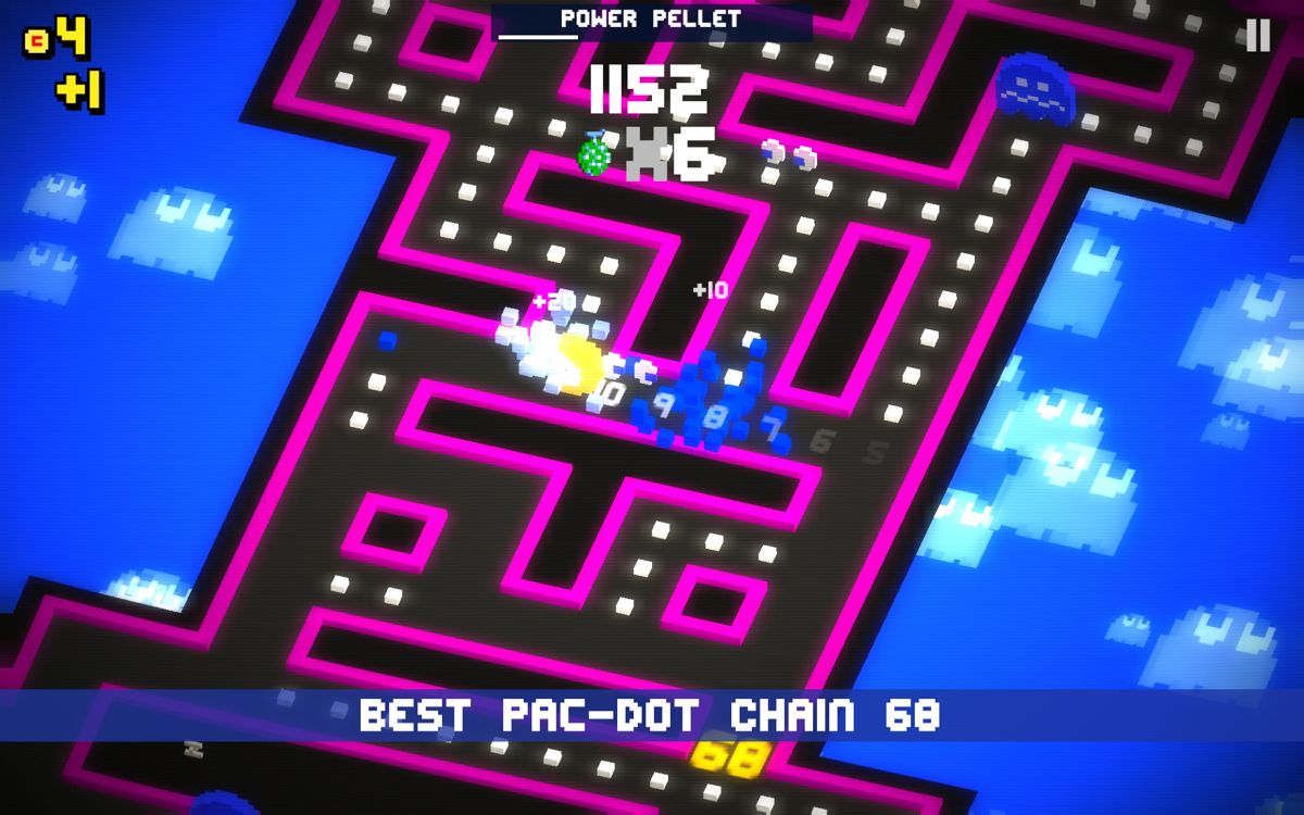Pac-Man 256 (Android) screenshot: Eating ghosts after picking up a power pellet.