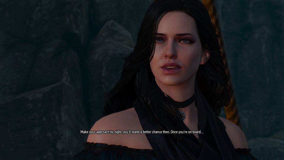 The Witcher 3: Wild Hunt - Alternative Look for Yennefer (PlayStation 4) screenshot: Best approach is under the cover of night