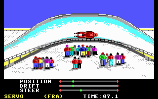 The Games: Winter Edition (DOS) screenshot: Luge - audience watches... (EGA/MCGA/Tandy)
