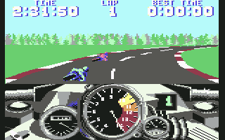 500cc Motomanager (Commodore 64) screenshot: Turning with another biker...