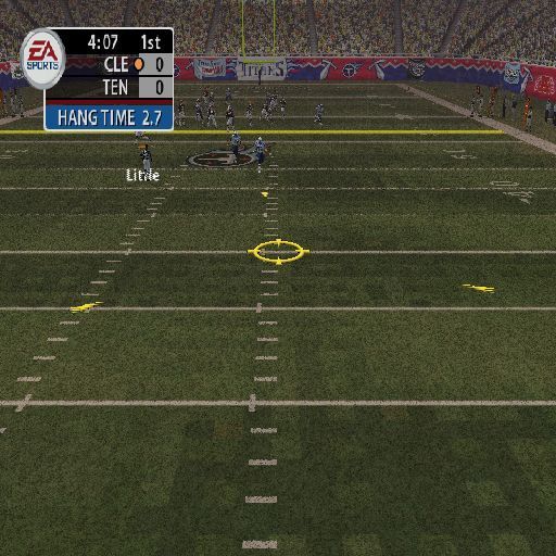 Madden NFL 2005 (PlayStation 2) screenshot: The Quarterback has released the ball and the player must get the receiver to the place where it will land