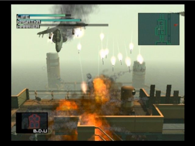 Metal Gear Solid 2: Sons of Liberty (PlayStation 2) screenshot: Main Episode - Fighting the Harrier