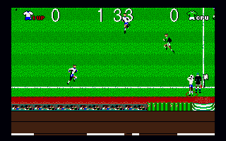 Euro Soccer (DOS) screenshot: Throwing the out (VGA)