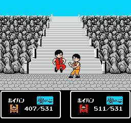 Tenkaichi Bushi: Keru Naguuru (NES) screenshot: Fighting in front of a stairway.