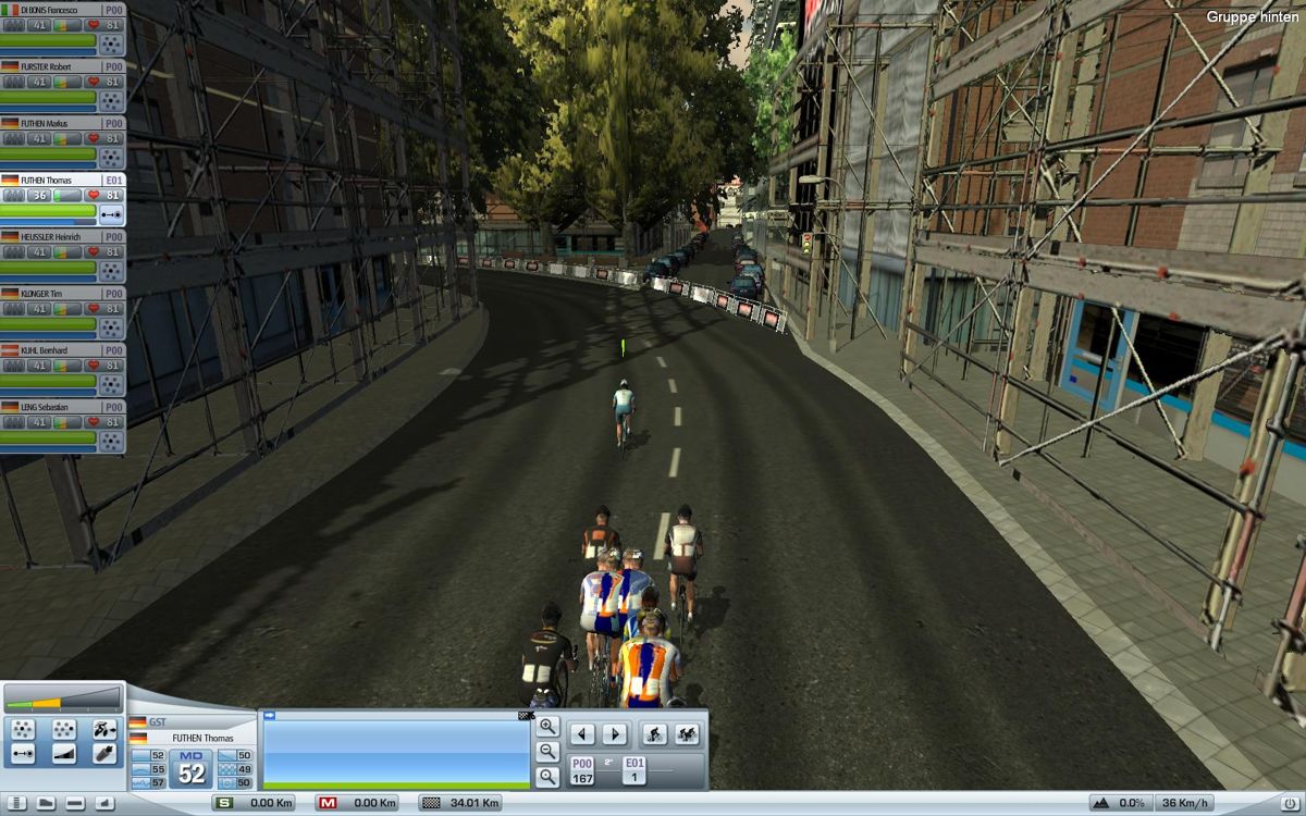Crimson Cow's Cycling Evolution (Windows) screenshot: Your driver leads the Peloton.