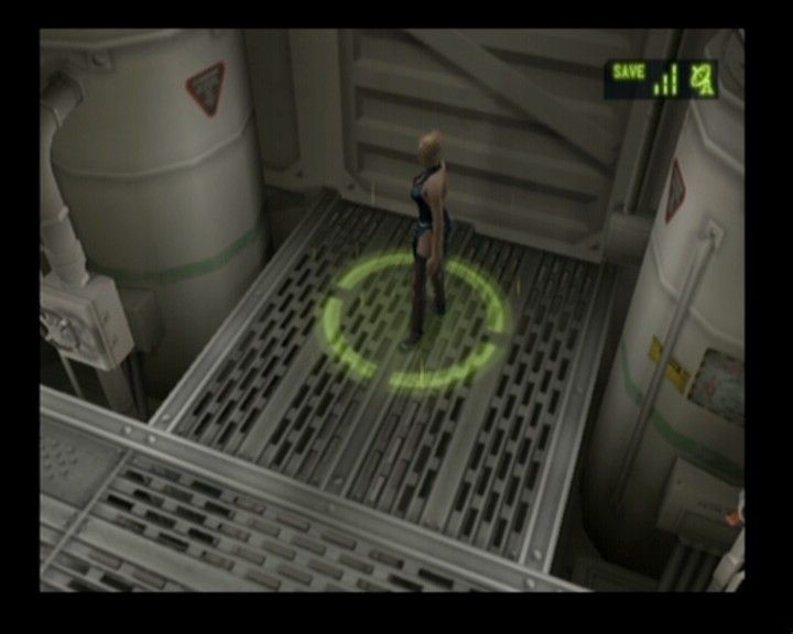 Death by Degrees (PlayStation 2) screenshot: Green circles are save spots, but first you need to find them using your radar.