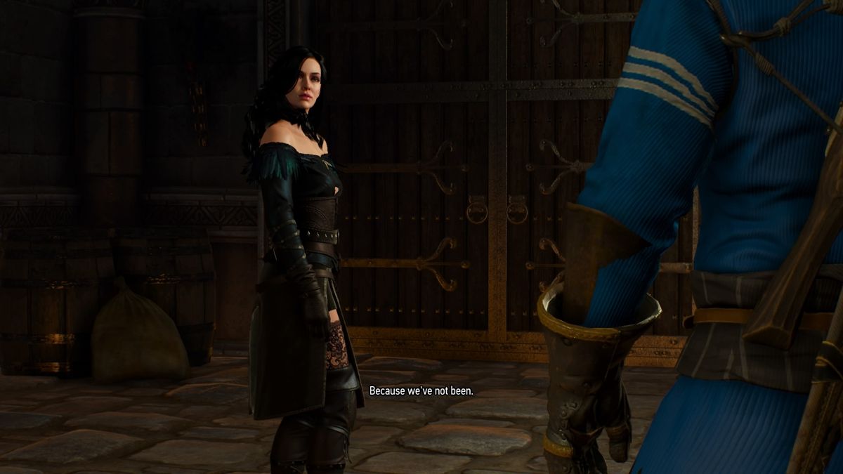 The Witcher 3: Wild Hunt - Alternative Look for Yennefer (PlayStation 4) screenshot: Sneaking into the alchemy lab