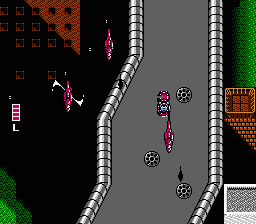 Super Spy Hunter (NES) screenshot: Dealing with helicopters above the freeway