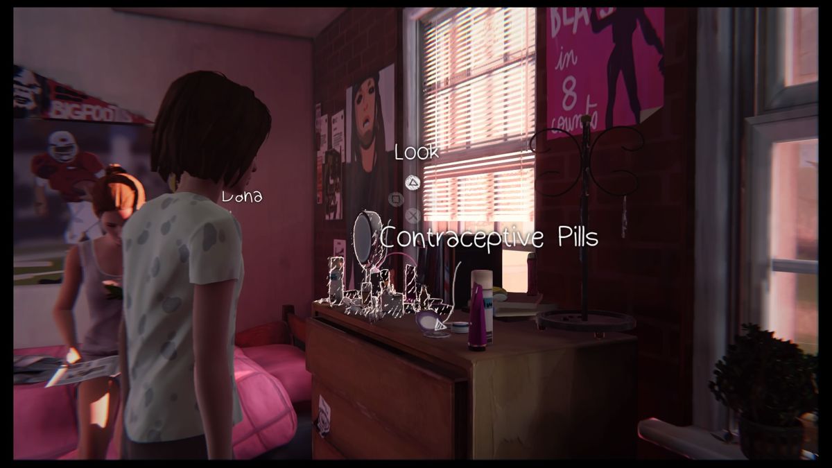 Life Is Strange: Episode 2 - Out of Time (PlayStation 4) screenshot: Checking Dana's cosmetics among other things