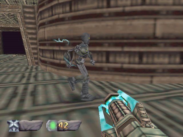 Turok: Dinosaur Hunter (Windows) screenshot: With this weapon you can freeze the enemy and make the explode