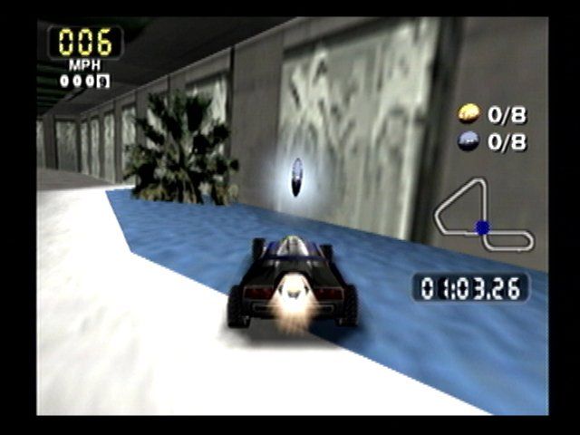 San Francisco Rush 2049 (Dreamcast) screenshot: Each level has 8 gold and 8 silver coins. In general, some of these are just hard to find,