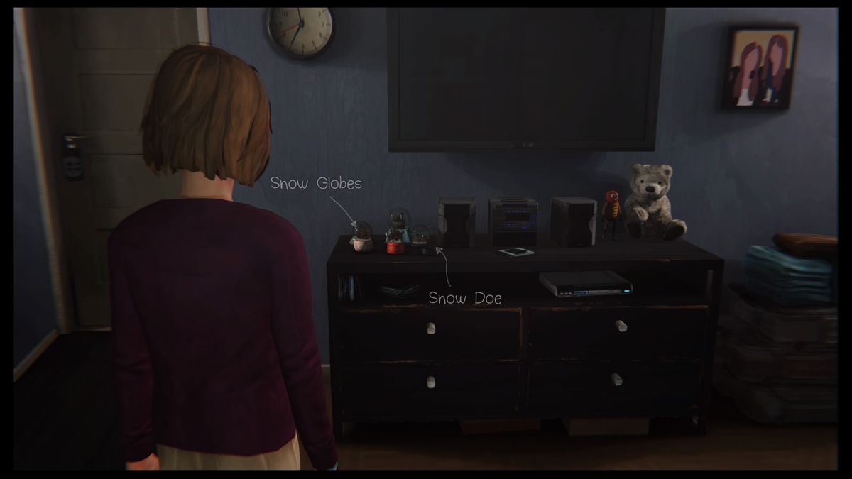 Life Is Strange: Episode 4 - Dark Room (PlayStation 4) screenshot: Chloe is collecting snowglobes