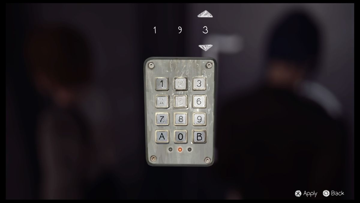 Life Is Strange: Episode 4 - Dark Room (PlayStation 4) screenshot: Figuring out the keypad code the old fashioned way