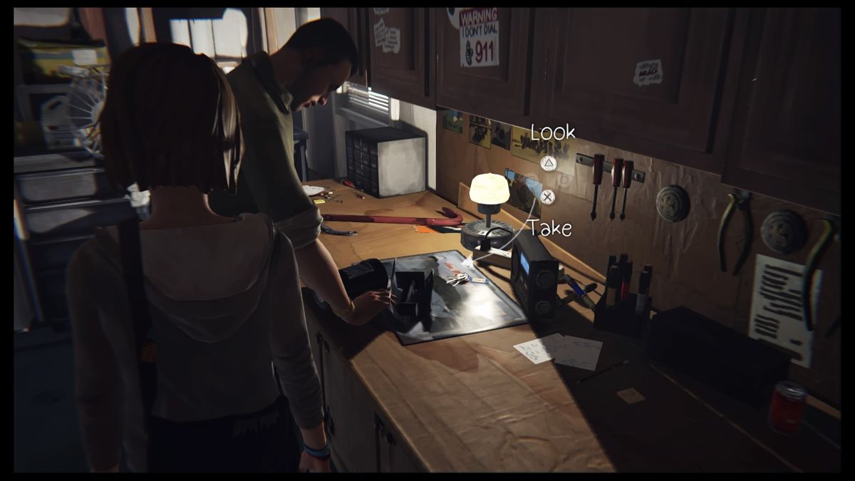 Life Is Strange: Episode 4 - Dark Room (PlayStation 4) screenshot: Gotta find a way to borrow those keys
