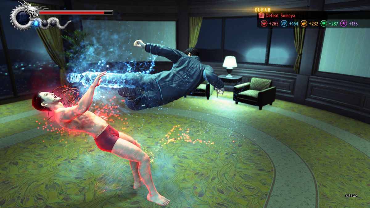 Yakuza 6: The Song of Life (PlayStation 4) screenshot: Finishing move against Takumi Someya's 1st boss battle