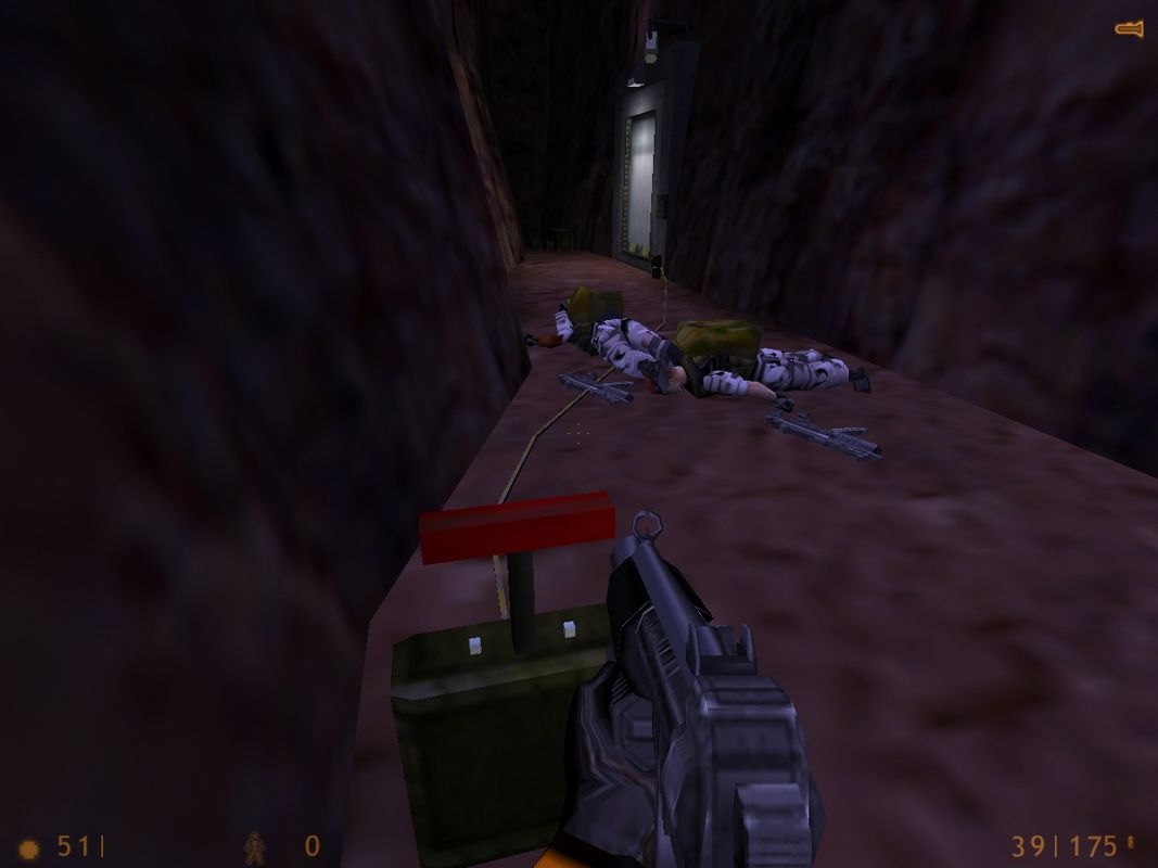 Half-Life: Uplink (Windows) screenshot: Humm, what happens if I pull this?