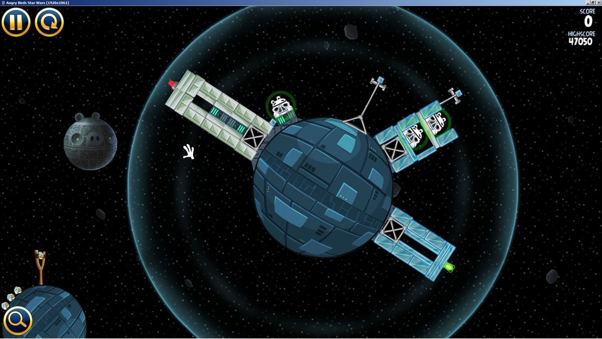 Angry Birds: Star Wars (Windows) screenshot: One of the Death Star missions. This is where the player has to contend with planetary gravity