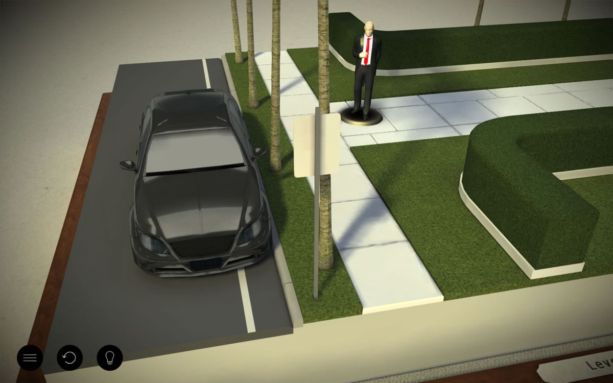Hitman GO: Definitive Edition (Windows) screenshot: Agent 47 in the first level of the game