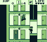 Elevator Action (Game Boy) screenshot: Jumping