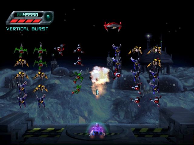 Space Invaders (PlayStation) screenshot: Shoot the mothership to get an upgrade.