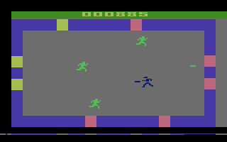Tron: Deadly Discs (Atari 2600) screenshot: Throw your disc to destroy the bad guys