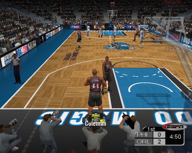 NBA 2K3 (PlayStation 2) screenshot: A throw in