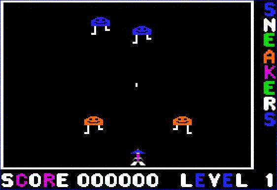 Sneakers (Apple II) screenshot: The first wave of aliens...