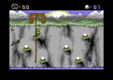 Eskimo Games (Commodore 64) screenshot: Collecting an egg from the bay