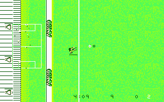 Kick Off 2 (DOS) screenshot: Throwing the ball into the field.