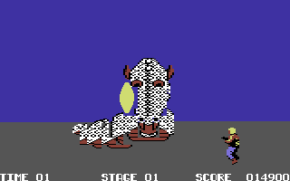 Space Harrier (Commodore 64) screenshot: The first boss changes color when hit
