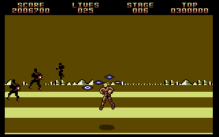 Space Harrier II (Commodore 64) screenshot: Blocky enemies