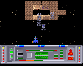 Insanity Fight (Amiga) screenshot: Blast the bad guys!