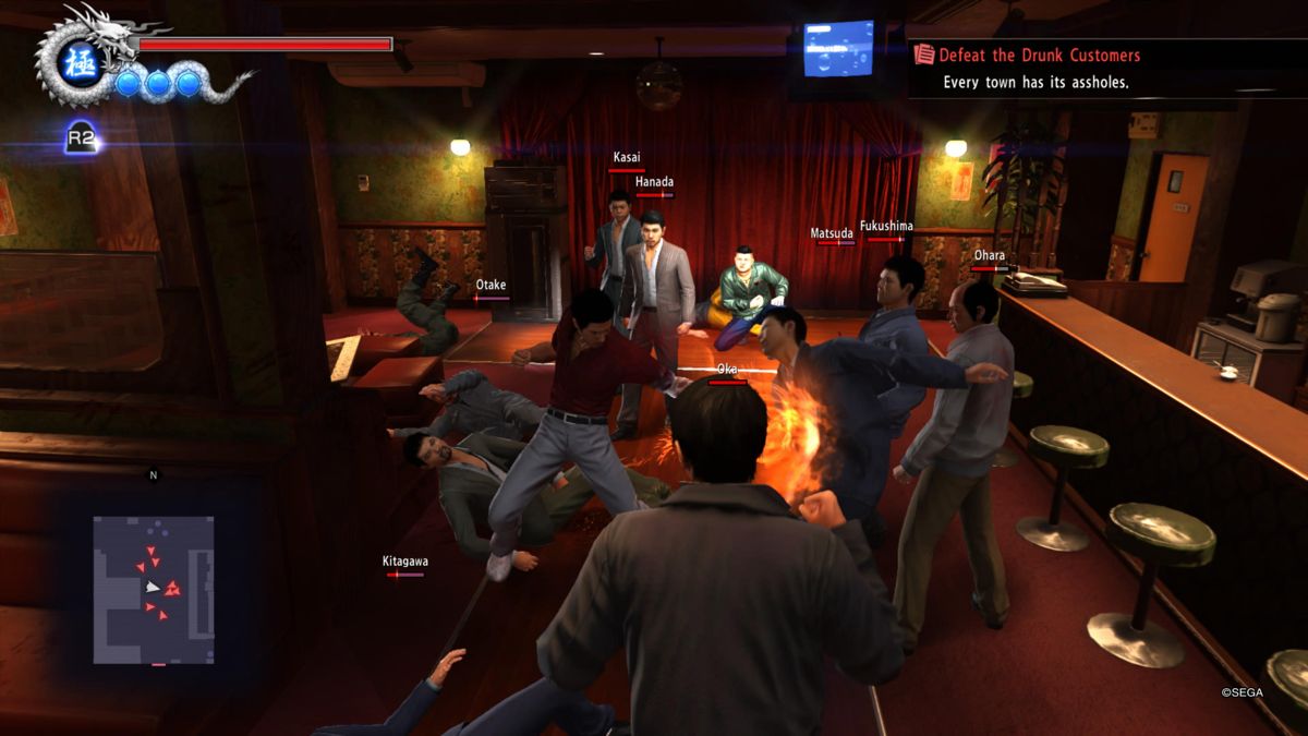 Yakuza 6: The Song of Life (PlayStation 4) screenshot: Fighting a bunch of drunk civilians