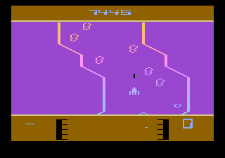Fantastic Voyage (Atari 2600) screenshot: Don't shoot these blood cells, and don't crash into them!