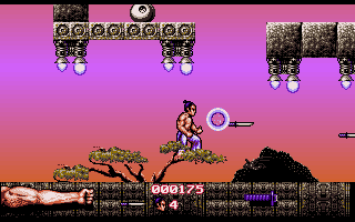 First Samurai (DOS) screenshot: Throwing knives are whole lot better than punching those monsters