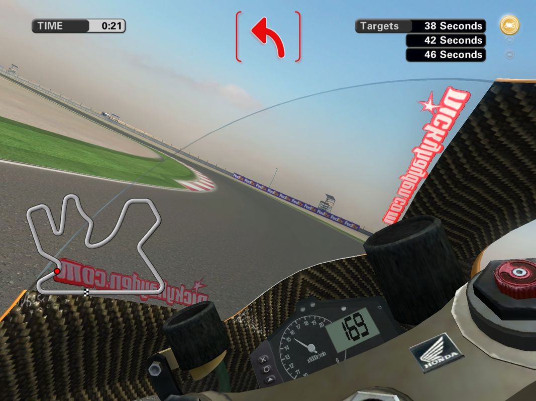 MotoGP '07 (Windows) screenshot: Taking the curve.