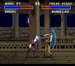 Mortal Kombat 3 (SNES) screenshot: Sindel shows to Kung Lao the immense supersonic power of her vocal chords...