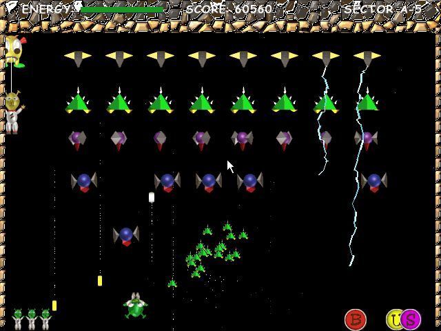 Zak Zapper (Windows) screenshot: These green ships need to be destroyed quickly because they release swarms of mini homing mines