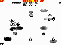Psycho Pigs UXB (ZX Spectrum) screenshot: Throwing bomb on the enemy