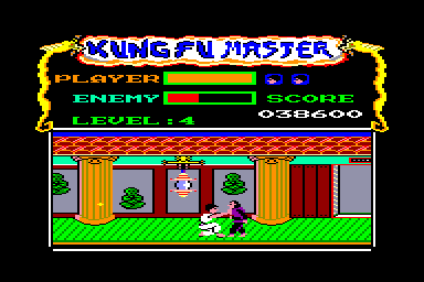 Kung-Fu Master (Amstrad CPC) screenshot: And the funny gorilla boss. Notice that it can only be killed with low punch. Normally, by using any other move, the player paralyzes but I've noticed a bug that also crashes the game if you try!!!