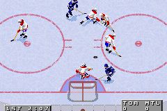 NHL 2002 (Game Boy Advance) screenshot: Big rebound out front!