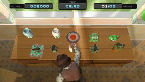 Little Britain: The Video Game (PSP) screenshot: Letty attempts to smash the frogs.